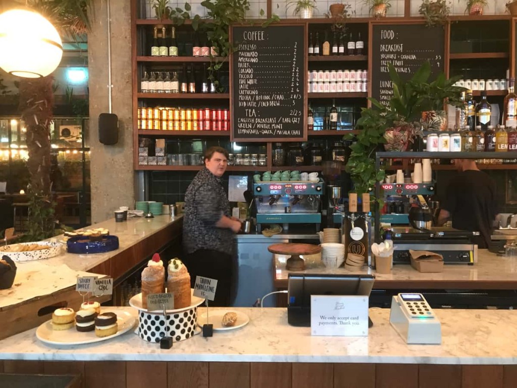 hackney-deli-izettle-reader-2
